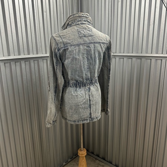 ❌ sold - BCBG denim jacket - Picture 2 of 4
